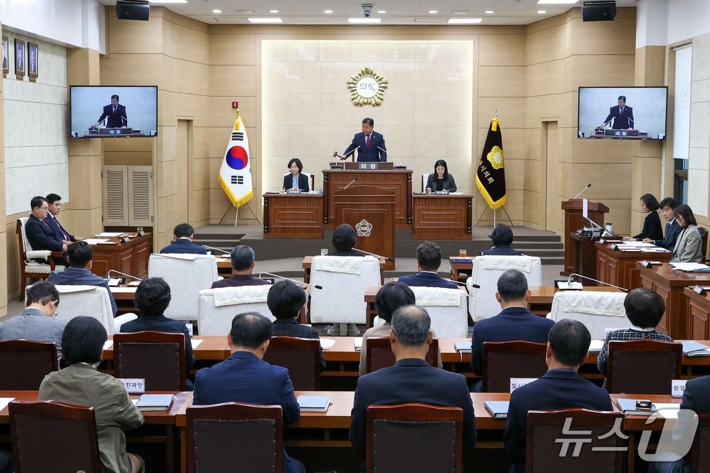 계룡시의회가 27일부터 29일까지 3일간의 일정으로 제184회 임시회를 개회했다. (계룡시의회 제공.재판매 및 DB금지)/뉴스1