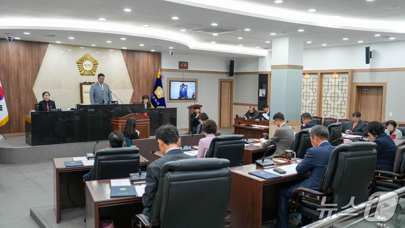 충북 괴산군의회 346회 임시회 2차 본회의.(괴산군의회 제공, 재판매 및 DB금지)/뉴스1