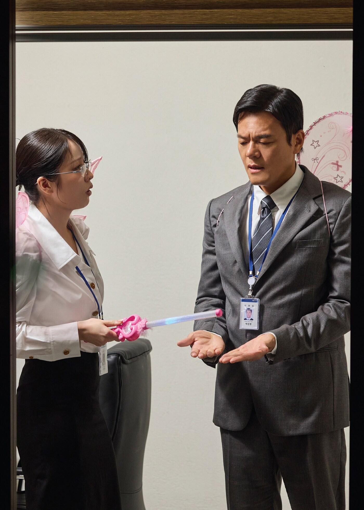 본문 이미지 - 가수 권진아(왼쪽), 박진영 / 사진제공=JYP엔터테인먼트