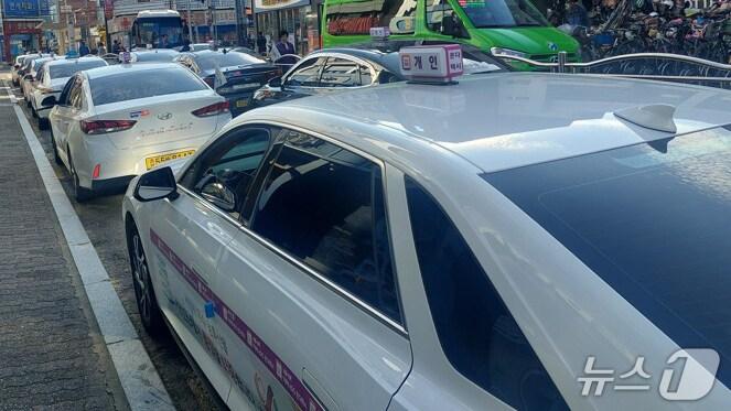 본문 이미지 - 서산시 관내 택시 모습(서산시 제공. 재판매 및 DB금지)2025.10.28/뉴스1
