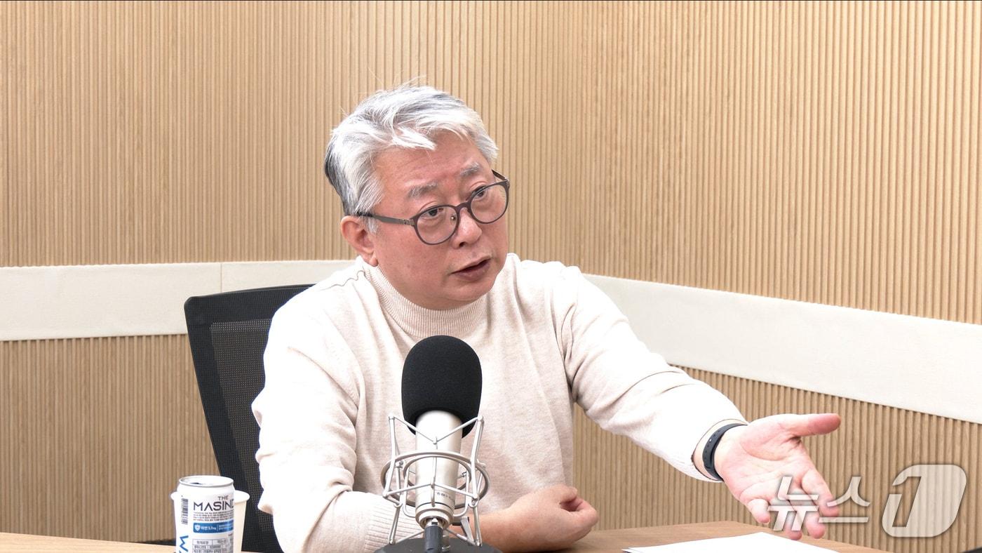 조응천 전 의원이 28일 뉴스1TV &#39;팩트앤뷰&#39;에 출연해 질문에 답하고 있다.