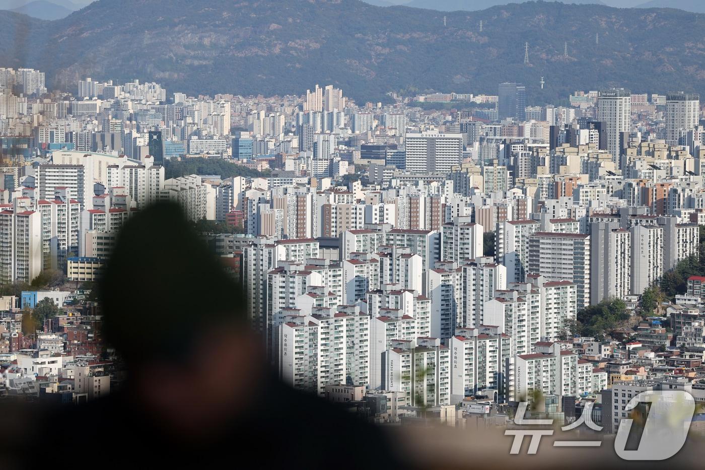 서울 남산에서 바라본 아파트 및 주택 단지. (자료사진)/뉴스1 ⓒ News1 황기선 기자