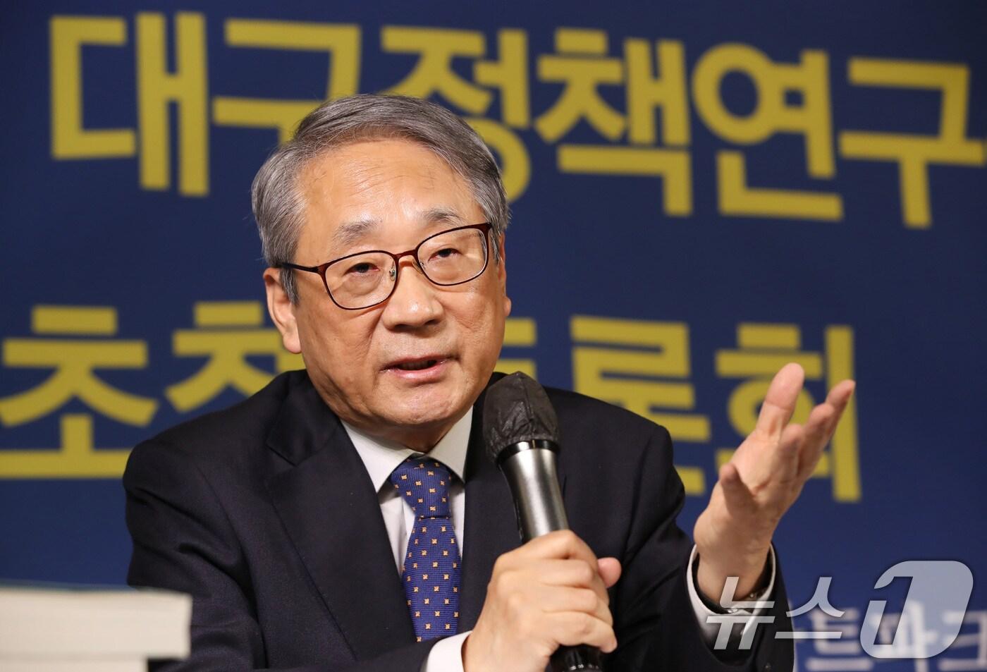 박양호 대구정책연구원장이 29일 오전 대구 남구 이천동 대구아트파크에서 열린 아시아포럼21 초청토론회에 참석해 기조연설을 하고 있다. 2025.10.29/뉴스1 ⓒ News1 공정식 기자