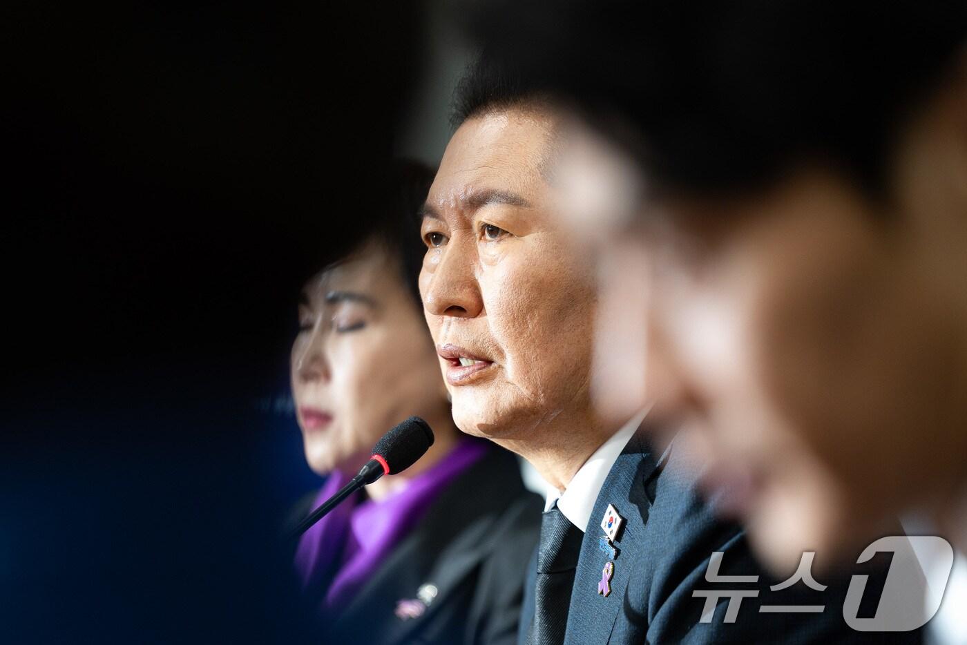 정청래 더불어민주당 대표가 29일 서울 여의도 국회에서 열린 최고위원회의에서 모두 발언을 하고 있다. 2025.10.29/뉴스1 ⓒ News1 유승관 기자