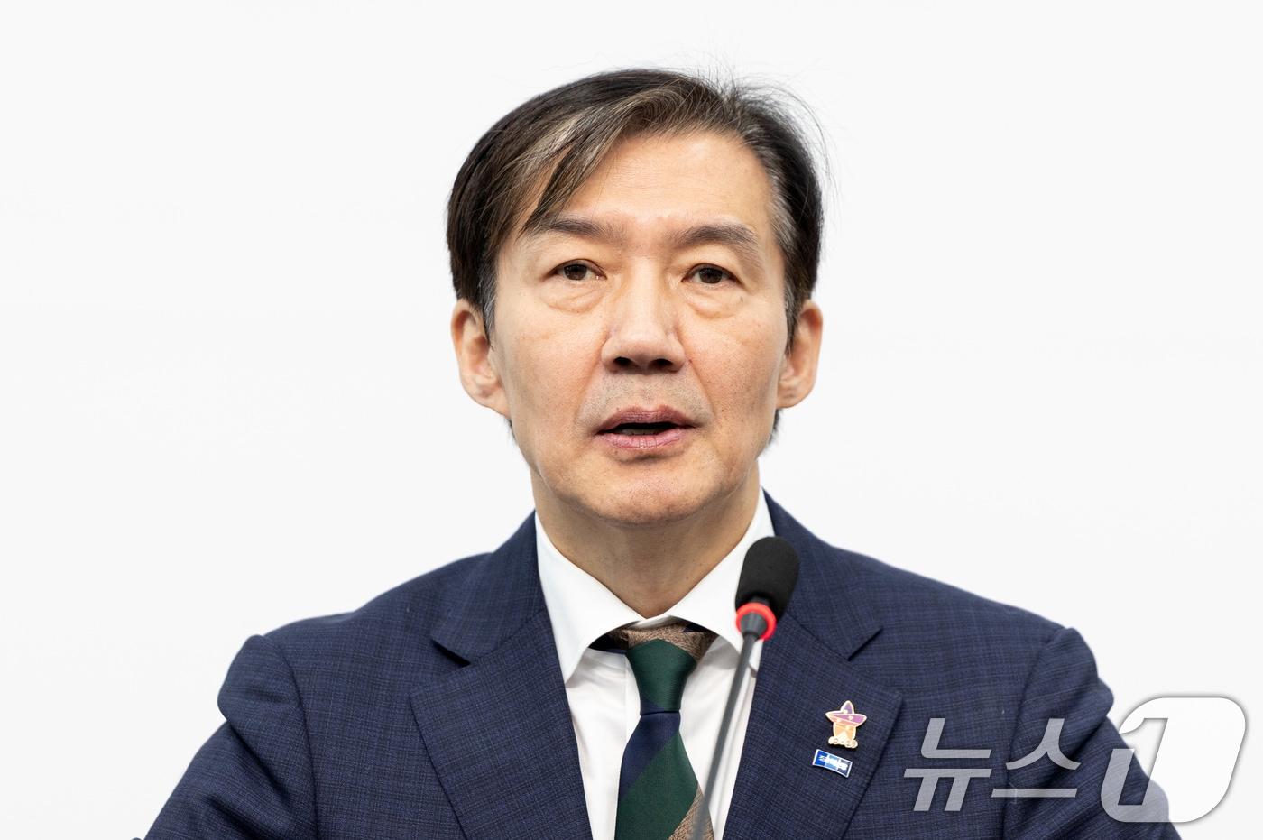 본문 이미지 - 조국 조국혁신당 비상대책위원장이 지난달 29일 서울 여의도 국회에서 열린 '끝까지 간다' 특별위원회 회의에서 모두발언하고 있다. 2025.10.29/뉴스1 ⓒ News1 이승배 기자