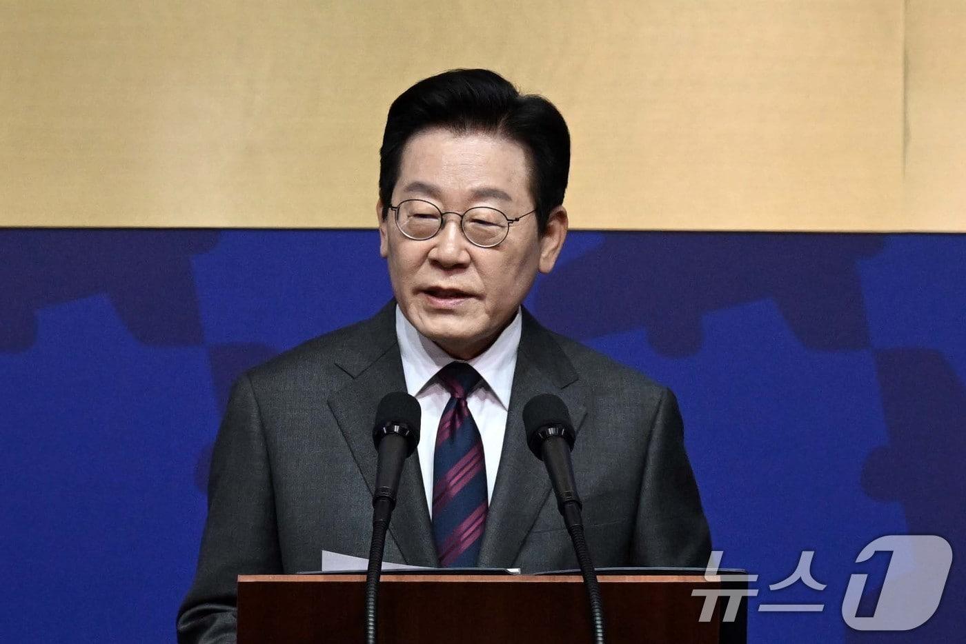 이재명 대통령이 29일 경북 경주예술의전당에서 열린 아시아태평양경제협력체&#40;APEC&#41; 정상회의 최고경영자&#40;CEO&#41; 서밋&#40;Summit&#41; 개회식에서 정상 특별연설을 하고 있다. &#40;공동취재&#41; 2025.10.29/뉴스1 ⓒ News1 김민지 기자