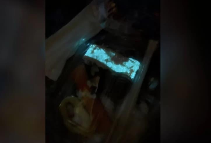 본문 이미지 - (태국의 야광 달걀 초밥 조각이 음식 오염에 대한 우려를 불러일으켰다. 페이스북/마일드 부루스콘)