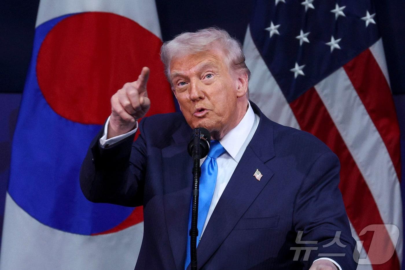 도널드 트럼프 미국 대통령이 29일 경북 경주 예술의전당에서 열린 &#39;2025 아시아태평양경제협력체 최고경영자 서밋&#40;APEC CEO SUMMIT&#41;&#39;에 참석해 정상 특별연설 하고 있다. &#40;공동취재&#41; 2025.10.29/뉴스1 ⓒ News1 김민지 기자