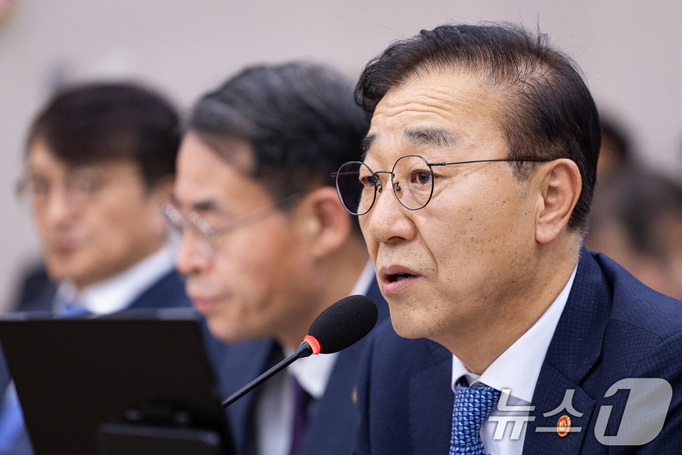 김윤덕 국토교통부 장관이 29일 서울 여의도 국회에서 열린 국토교통위원회의 국토교통부 등에 대한 국정감사에서 의원 질의에 답하고 있다. 2025.10.29/뉴스1 ⓒ News1 유승관 기자