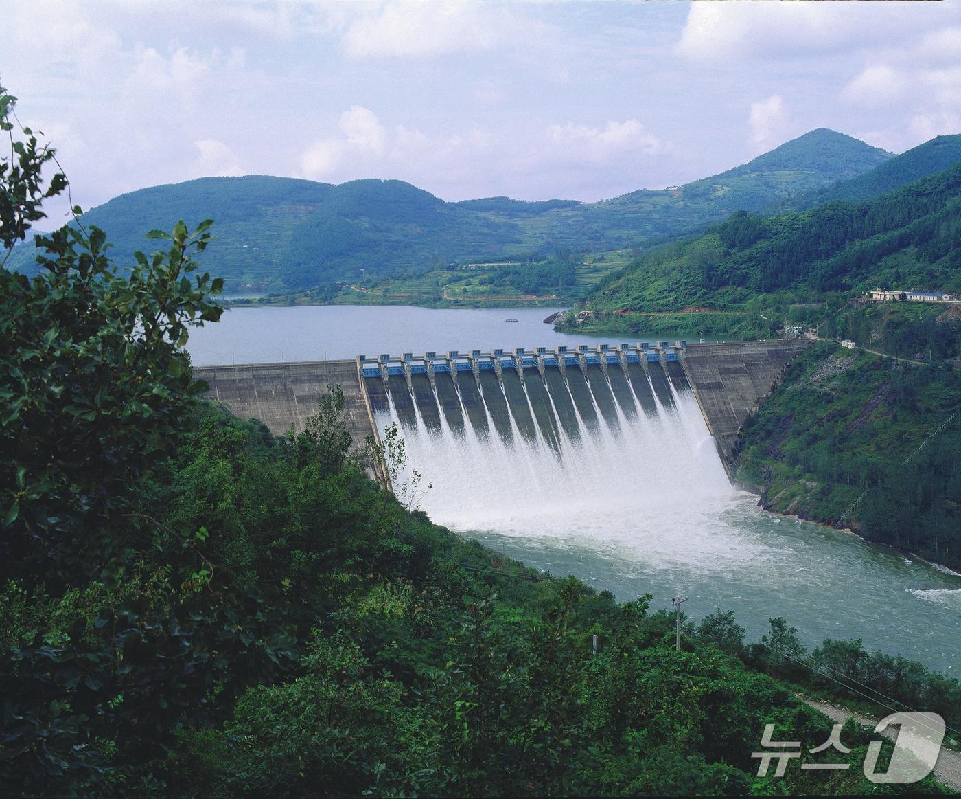 본문 이미지 - 섬진강댐 전경 사진(한국수자원공사 제공.재판매 및 DB금지)/뉴스1