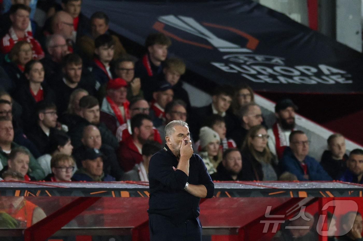 노팅엄 포레스트 부임 후 6경기 연속 승리가 없는 엔제 포스테코글루 감독.  ⓒ 로이터=뉴스1