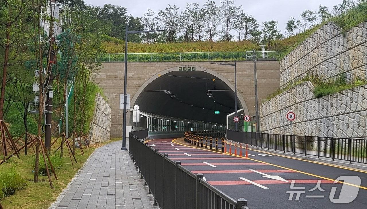 본문 이미지 - 매봉터널.&#40;청주시 제공. 재판매 및 DB금지&#41;/뉴스1