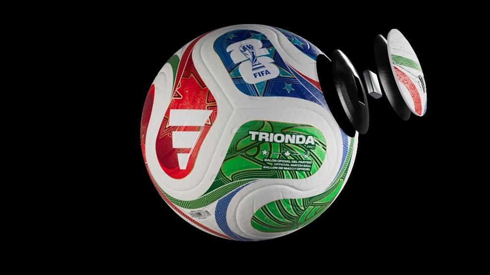 본문 이미지 - 2026년 국제축구연맹(FIFA) 북중미 월드컵의 공인구 '트리온다'. (아디다스 제공). 