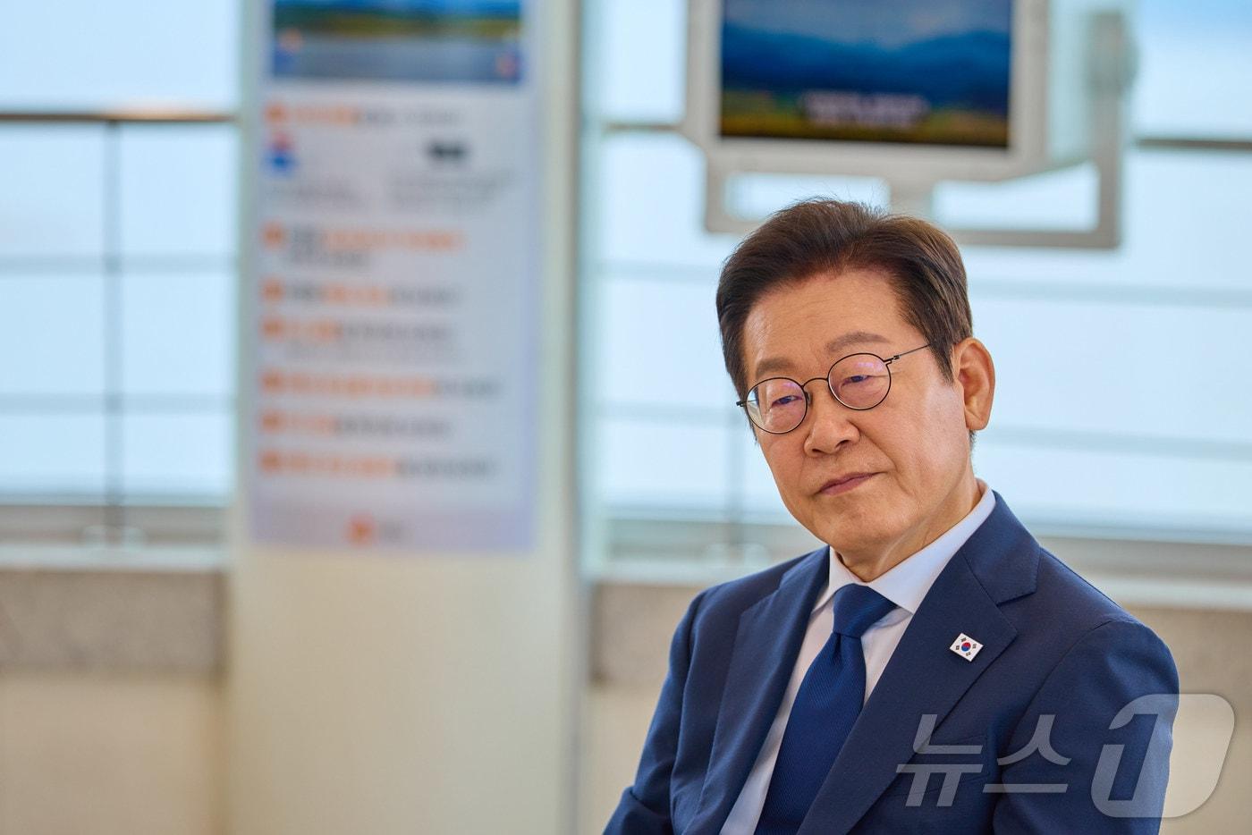 이재명 대통령이 3일 인천 강화군 강화평화전망대에서 실향민 및 가족과 간담회를 하고 있다. &#40;대통령실 제공. 재판매 및 DB 금지&#41; 2025.10.3/뉴스1 ⓒ News1 이재명 기자