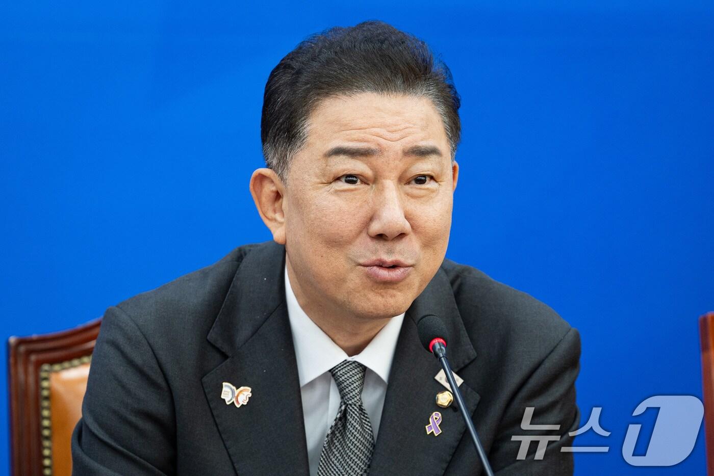 김병기 더불어민주당 원내대표가 30일 서울 여의도 국회에서 열린 국정감사 대책회의에서 모두 발언을 하고 있다. 2025.10.30/뉴스1 ⓒ News1 유승관 기자