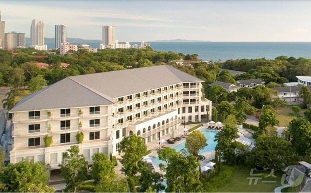 본문 이미지 - 크로스 파타야 프라탐낙 호텔 전경(소노인터내셔널 제공) ⓒ News1 윤슬빈 관광전문기자