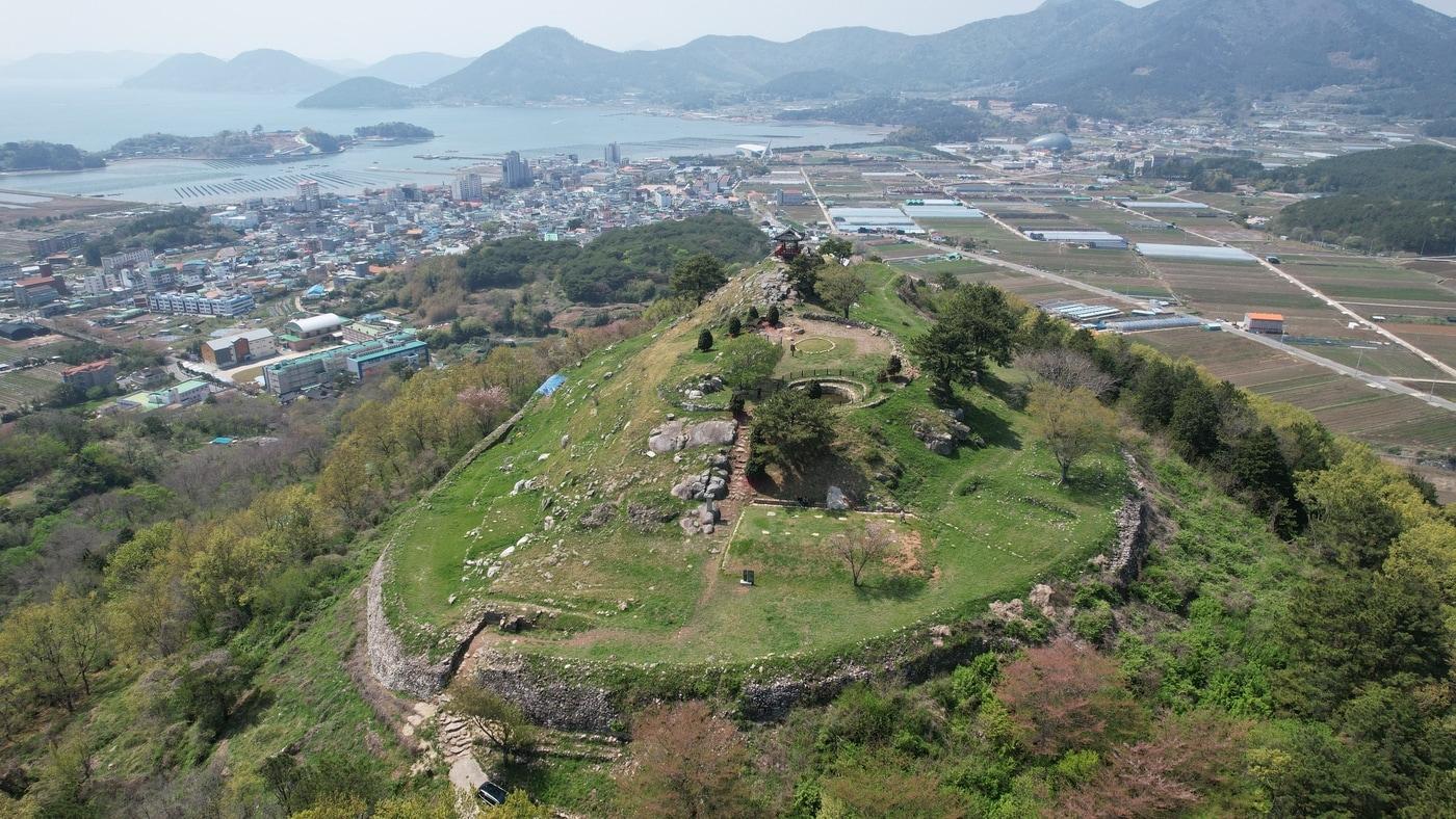 거제 수정산성 전경(국가유산청 제공)