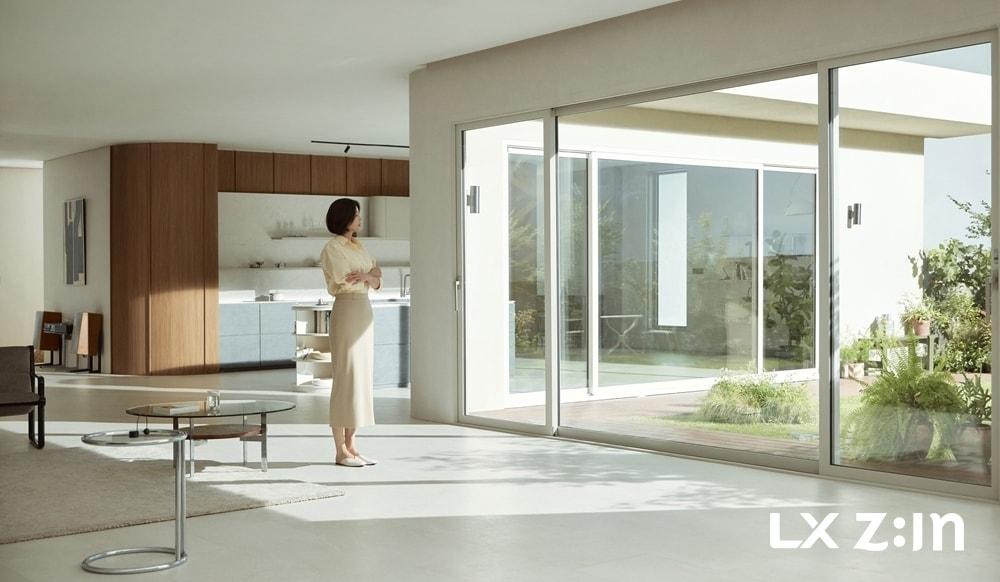 본문 이미지 - LX하우시스 뷰프레임 창호 신규 광고캠페인 &#40;LX하우시스 제공. 재판매 및 DB금지&#41;