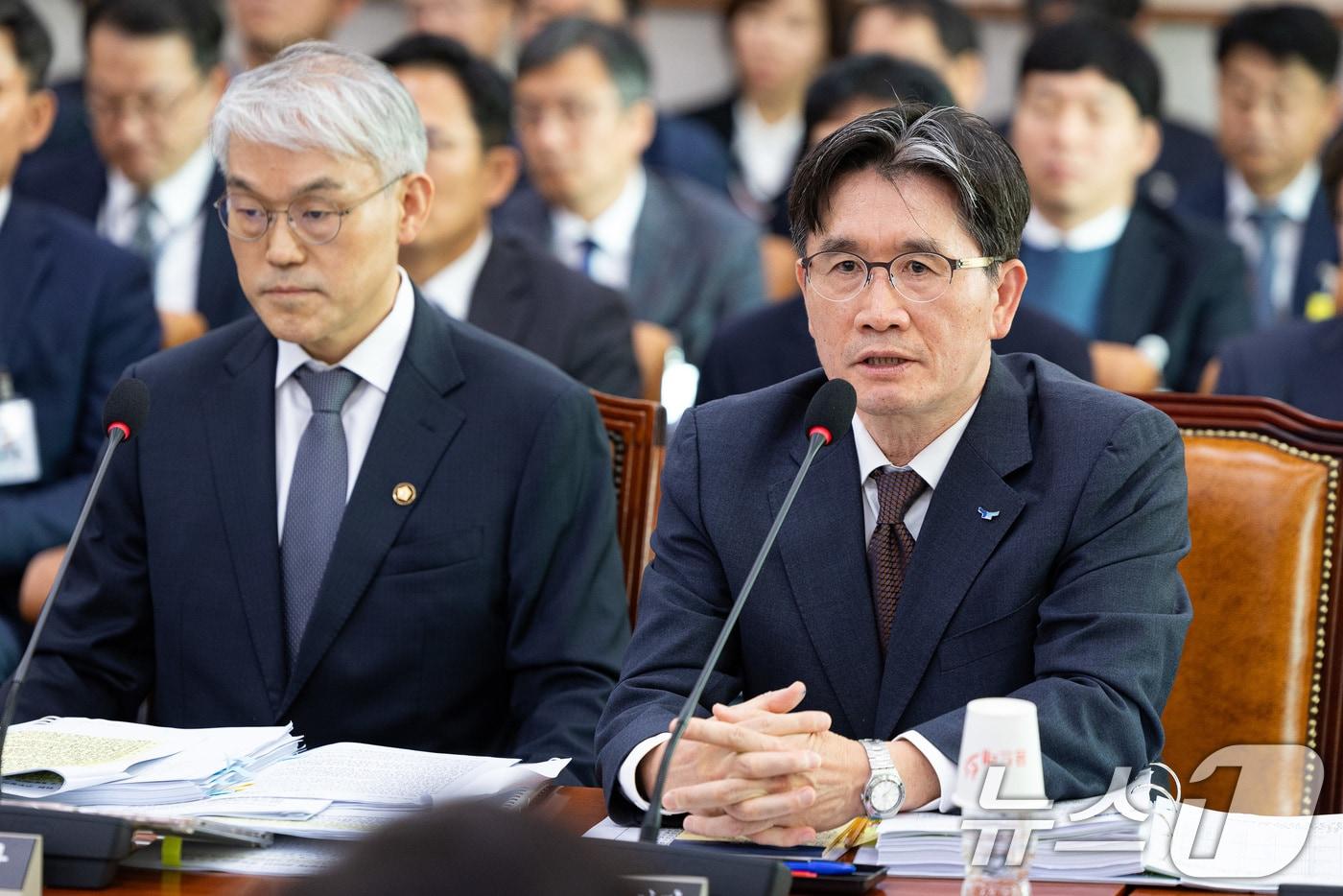 오동운 고위공직자범죄수사처장이 30일 서울 여의도 국회에서 열린 법제사법위원회의 법무부 등에 대한 국정감사에서 의원 질의에 답하고 있다. 2025.10.30/뉴스1 ⓒ News1 유승관 기자