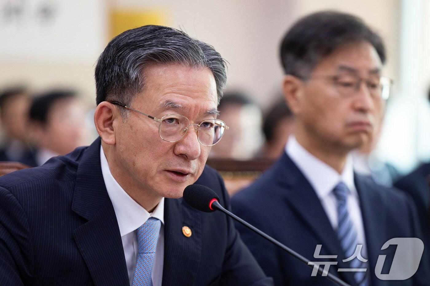 정성호 법무부 장관이 30일 서울 여의도 국회에서 열린 법제사법위원회의 법무부 등에 대한 국정감사에서 의원 질의에 답하고 있다. 2025.10.30/뉴스1 ⓒ News1 유승관 기자