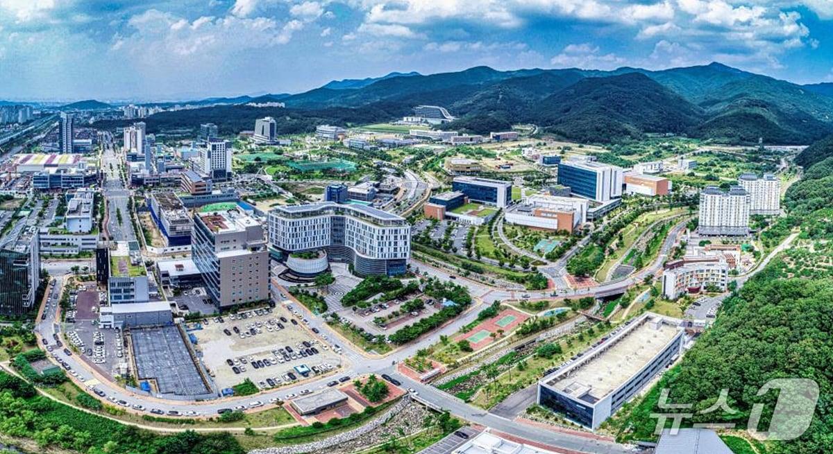 본문 이미지 - 대구시는 정부의 제5차 첨단의료복합단지(첨복단지) 종합계획에 대구시 핵심 추진 사업이 반영됐다고 30일 밝혔다. 사진은 대구첨복단지 전경. (대구시 제공. 재판매 및 DB 금지)/뉴스1