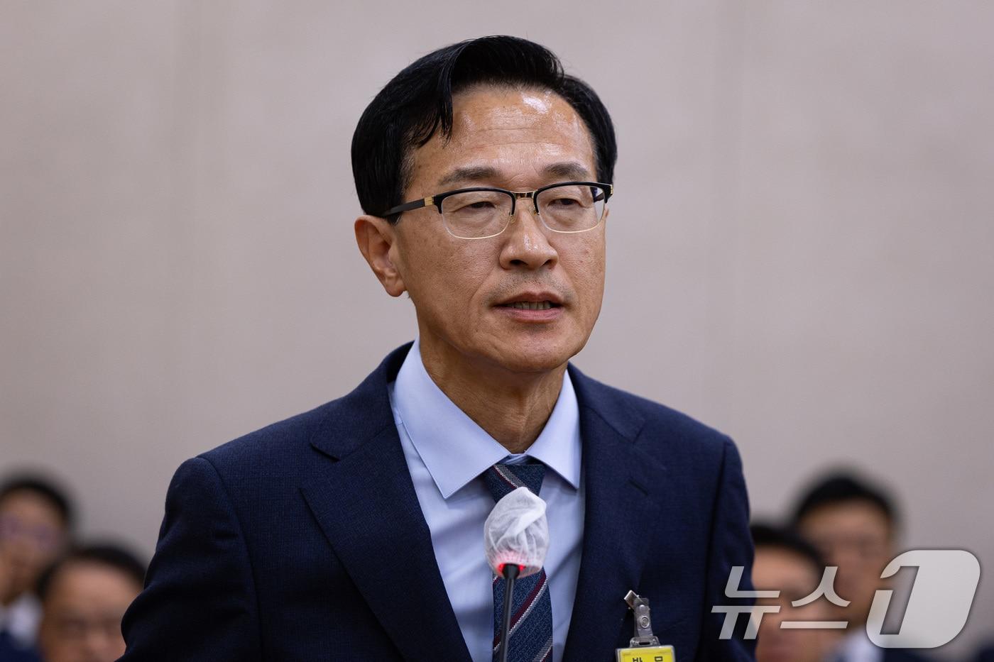 본문 이미지 - 윤성현 전 남해해경청장. 2025.10.30 ⓒ 뉴스1 유승관 기자