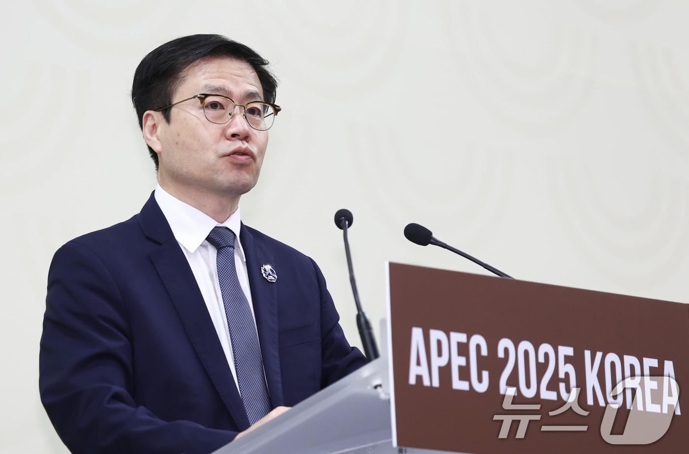 여한구 산업통상부 통상교섭본부장이 30일 경주화백컨벤션센터 인근 국제미디어센터&#40;IMC&#41;에서 APEC 외교통상합동각료회의 관련 기자회견을 하고 있다. 2025.10.30/뉴스1 ⓒ News1 김민지 기자