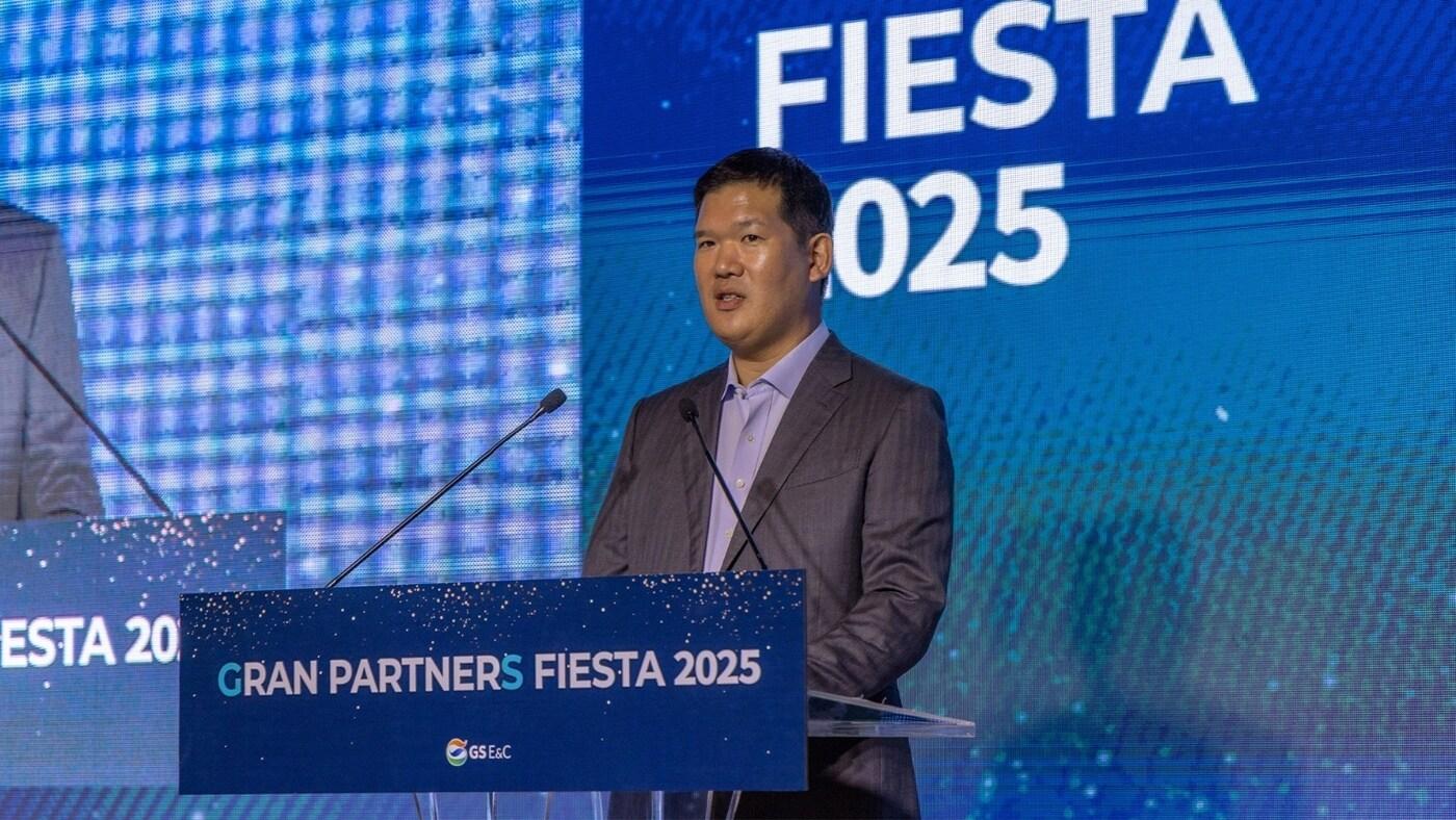 허윤홍 GS건설 대표가 30일 서울 역삼동에 위치한 GS타워 아모리스홀에서 GS건설이 협력사와 소통을 위해 마련한 상생협력행사 '그랑 파트너스 피에스타'(Gran Partners Fiesta)에서 인사 말씀을 전하고 있다. (GS건설 제공) 뉴스1ⓒ news1