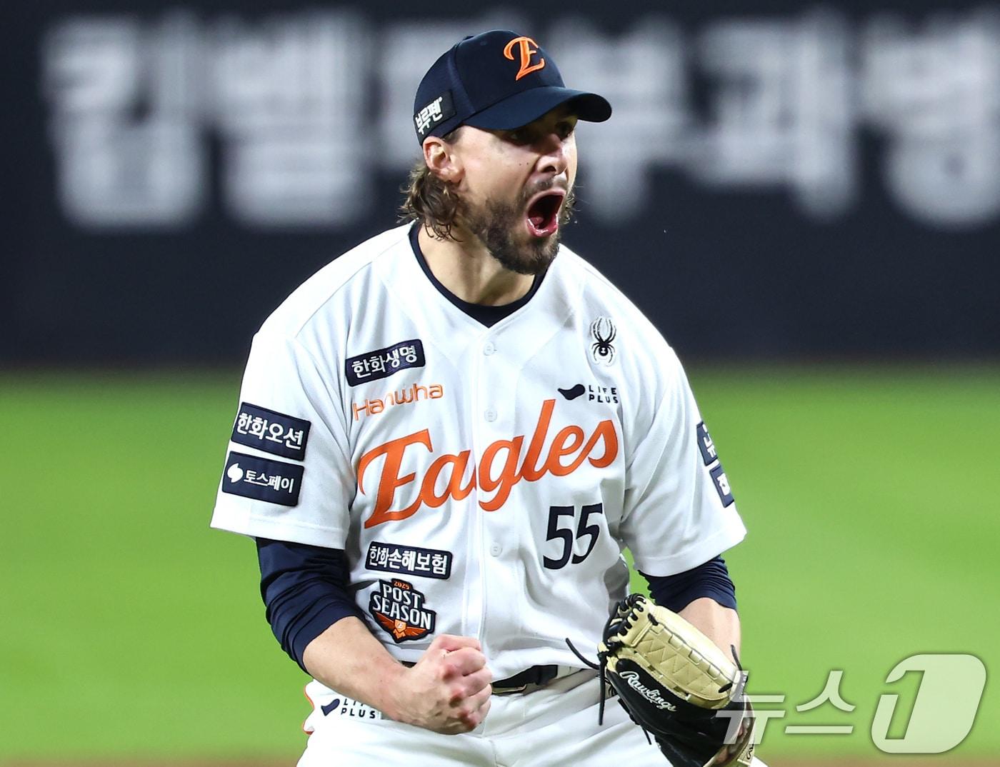본문 이미지 - 한화 라이언 와이스가 포효하고 있다. 2025.10.30/뉴스1 ⓒ News1 김도우 기자