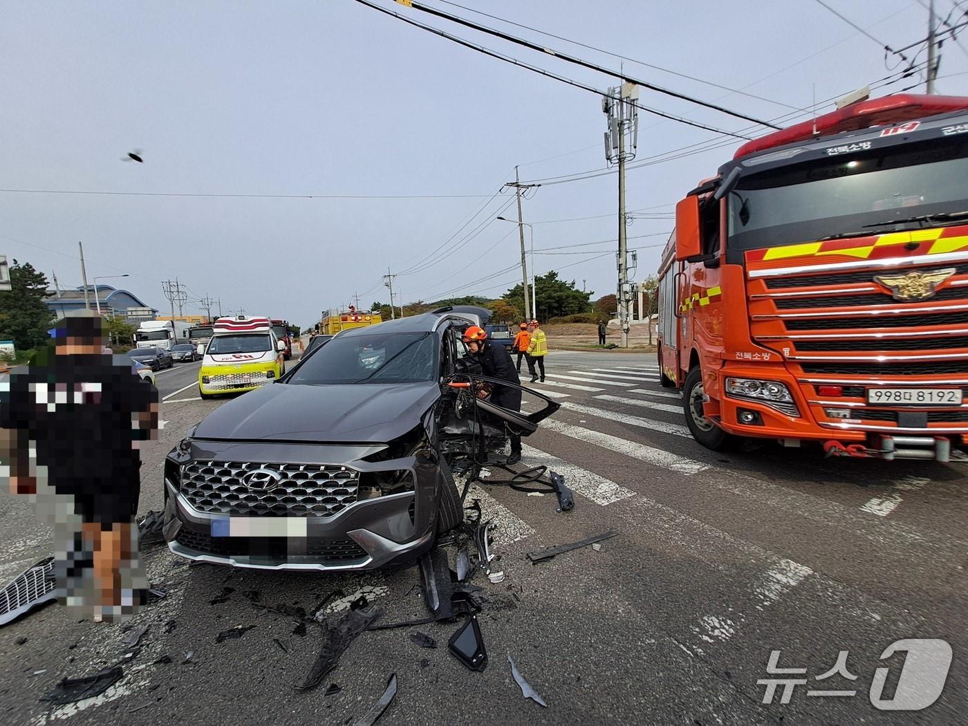 본문 이미지 - 군산 오식도동 사고 현장.&#40;전북소방본부 제공. 재판매 및 DB금지&#41;
