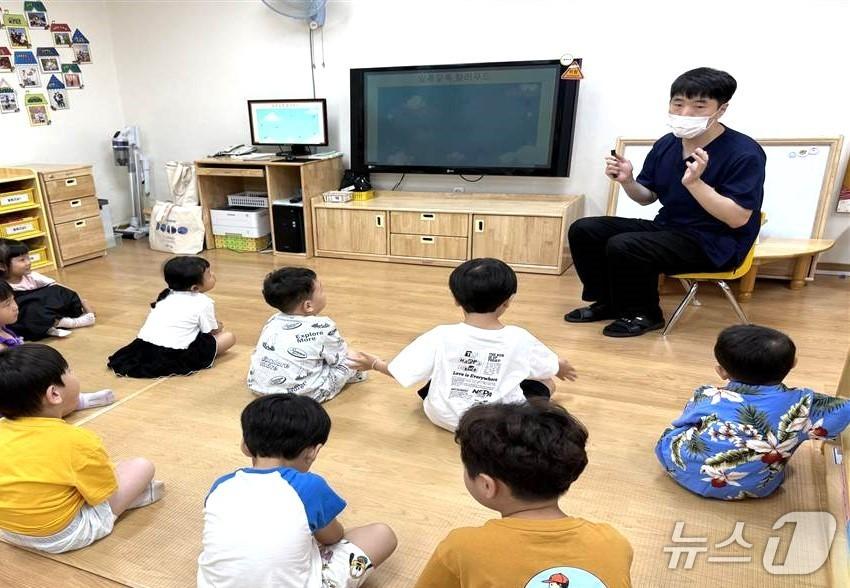 본문 이미지 - 옥천군보건소 영유아 영양플러스 사업 시행 장면 (옥천군 제공. 재판매 및 DB금지) /뉴스1 