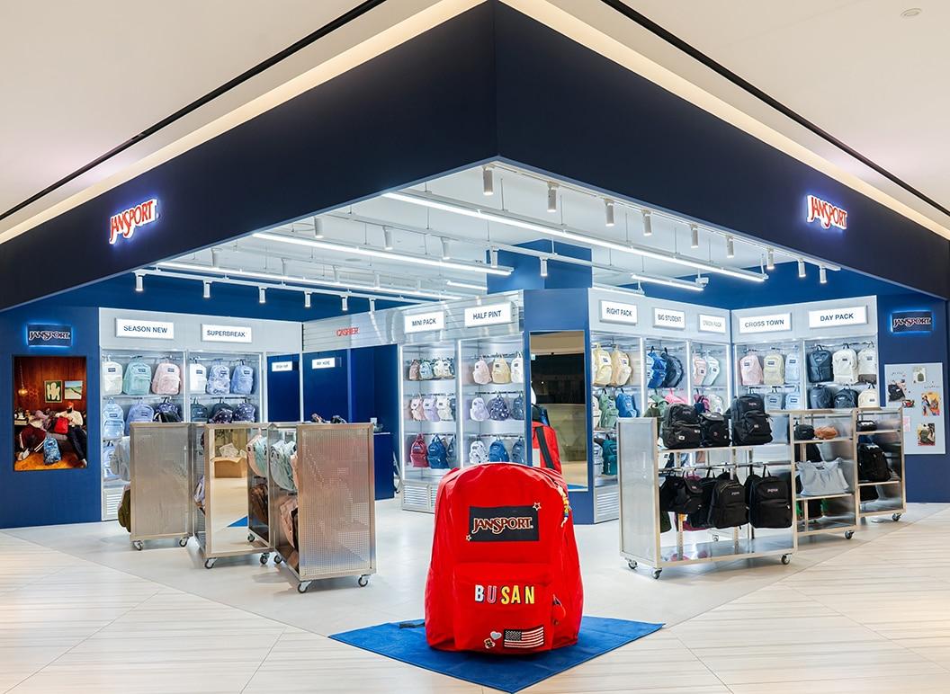 본문 이미지 - 잔스포츠 신세계백화점 부산 센텀시티몰 매장(무신사 트레이딩 제공)