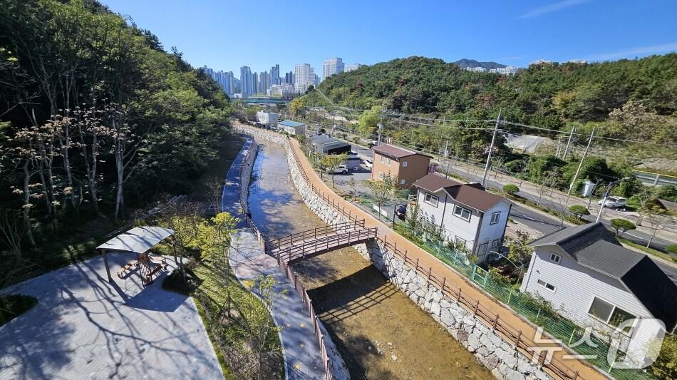 본문 이미지 - 기장군 삼성천 산책로 전경.(기장군 제공. 재판매 및 DB금지)