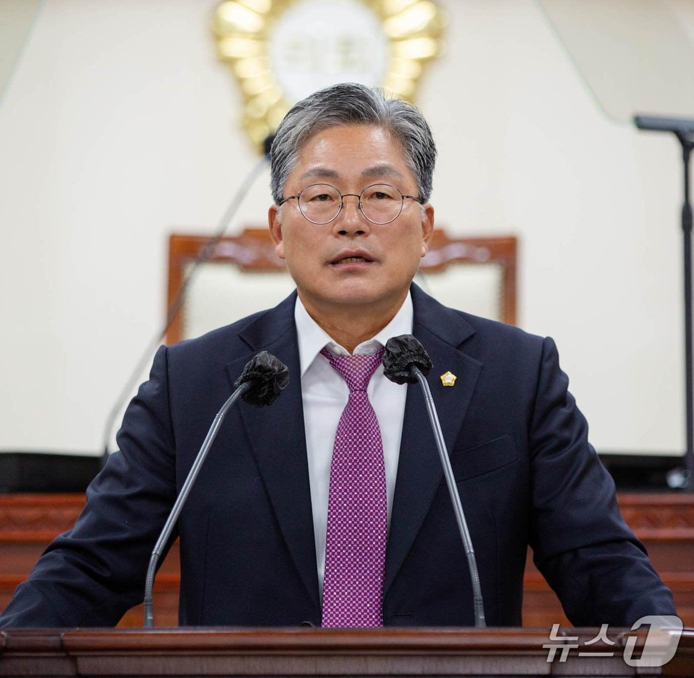 본문 이미지 - 김주택 김제시의회 의원이 31일 열린 제293회 임시회 6차 본회의에서 5분 발언을 하고 있다.&#40;김제시의회 제공. 재판매 및 DB금지&#41;