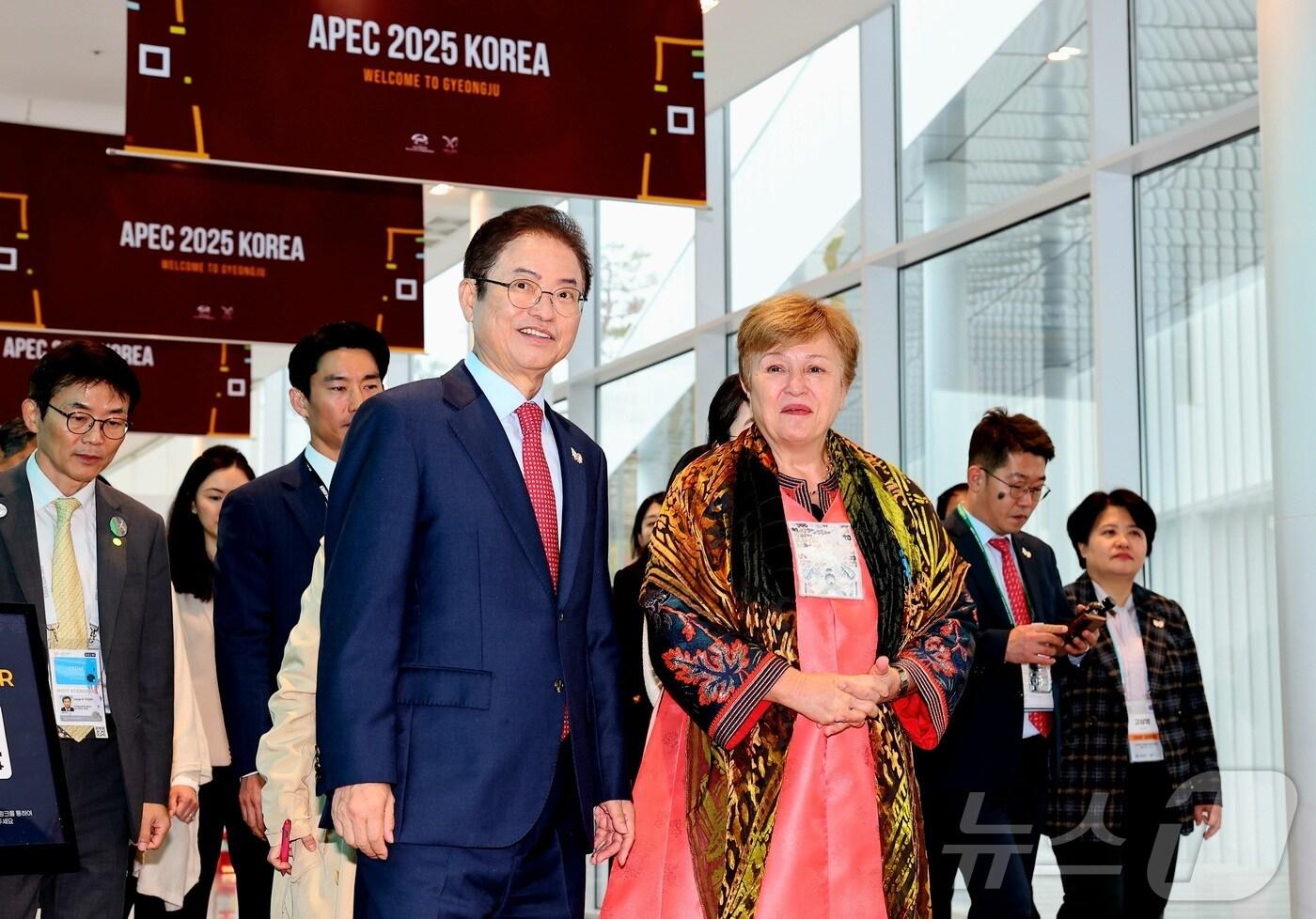 크리스탈리나 게오르기에바 국제통화기금(IMF) 총재는 31일 APEC 정상회의 본회의 개막 1세션(디지털 협력을 통한 지역 도전 과제 대응 및 공동 번영 방안)에서 특별 기조연설을 하기 위해 경주를 방문했다./뉴스1