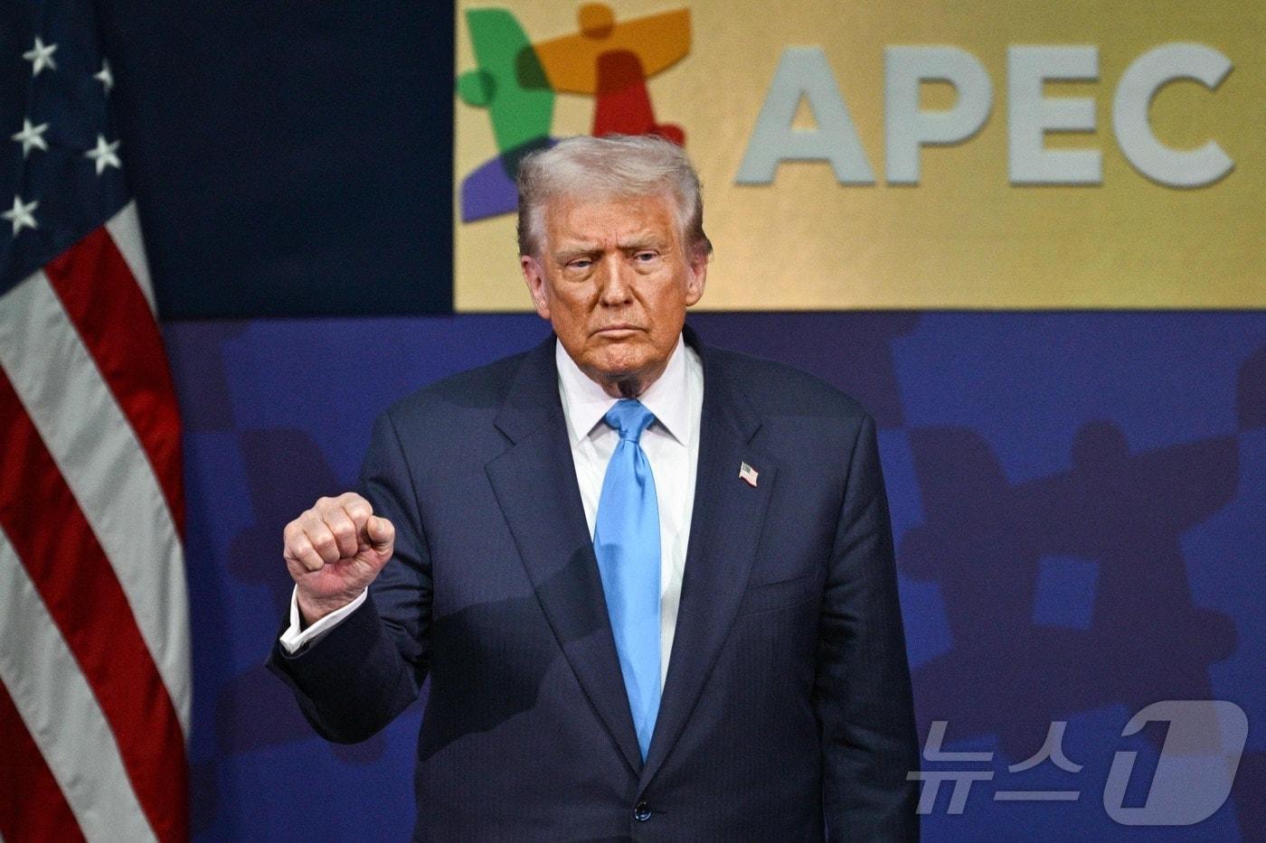 도널드 트럼프 미국 대통령이 29일 경북 경주 예술의전당에서 열린 아시아태평양경제협력체(APEC) CEO 정상회의에서 연설하고 있다. 2025.10.29. ⓒ AFP=뉴스1 ⓒ News1 이정환 기자