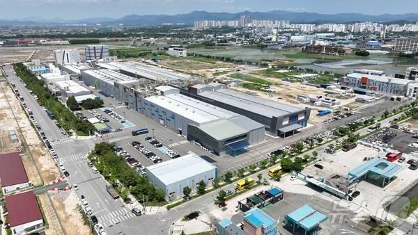 본문 이미지 - 전주 탄소소재국가산단 내 효성첨단소재 전경(전주시 제공)/뉴스1