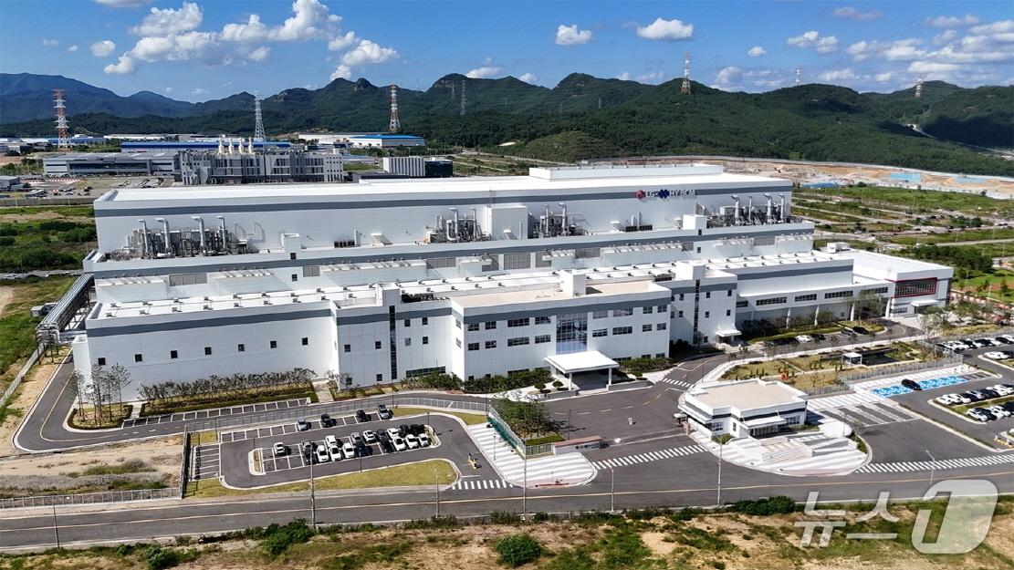 본문 이미지 - LG화학 구미 양극재 공장 전경.&#40;LG화학 제공&#41;