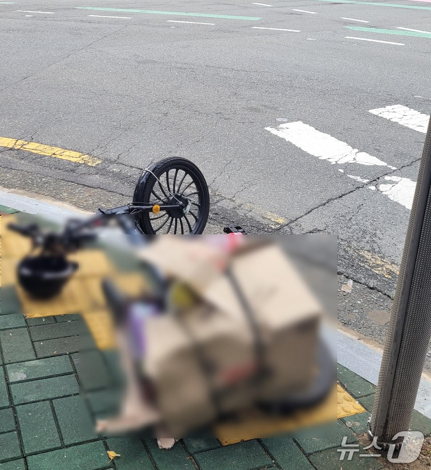 본문 이미지 - 4일 오전 부산 북구 만덕동 교통사고 현장.&#40;부산북부경찰서 제공. 재판매 및 DB 금지&#41;