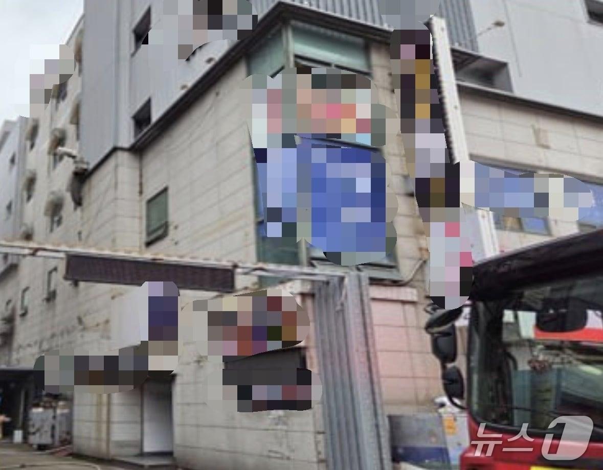 본문 이미지 - 화재 현장. &#40;경기도소방재난본부 제공. 재판매 및 DB 금지&#41; 2025.10.4/뉴스1