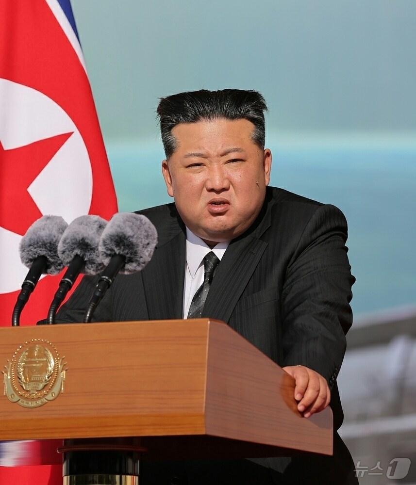 본문 이미지 - &#40;평양 노동신문=뉴스1&#41; = 북한 노동당 기관지 노동신문은 5일 &#34;무장장비전시회 &#39;국방발전-2025&#39;가 지난 4일 수도 평양에서 성황리에 개막했다＂라고 보도했다. [국내에서만 사용가능. 재배포 금지. DB 금지. For Use Only in the Republic of Korea. Redistribution Prohibited] rodongphoto@news1.kr