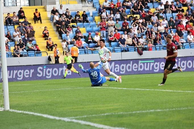 본문 이미지 - 알라니아스포르 공격수 황의조가 4일&#40;현지시간&#41; 열린 겐칠레르빌리이와 2025-26 튀르키예 쉬페르리그 8라운드 원정 경기에서 득점포를 터뜨렸다. &#40;알라니아스포르 홈페이지 캡처&#41;