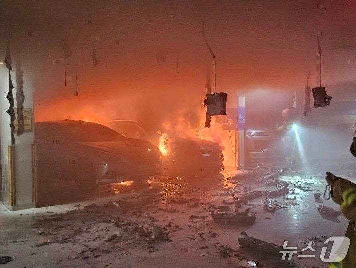 본문 이미지 - 화재 현장. &#40;경기도소방재난본부 제공. 재판매 및 DB 금지&#41; 2025.10.5/뉴스1