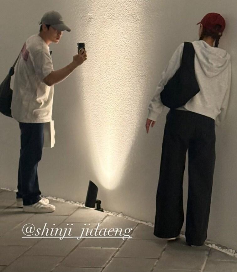 본문 이미지 - 가수 신지 인스타그램