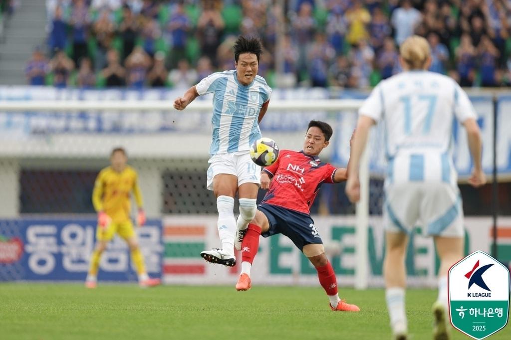 본문 이미지 - 울산 HD가 5일 열린 하나은행 K리그1 2025 32라운드 원정 경기에서 김천 상무에 0-3으로 대패했다. &#40;한국프로축구연맹 제공&#41;