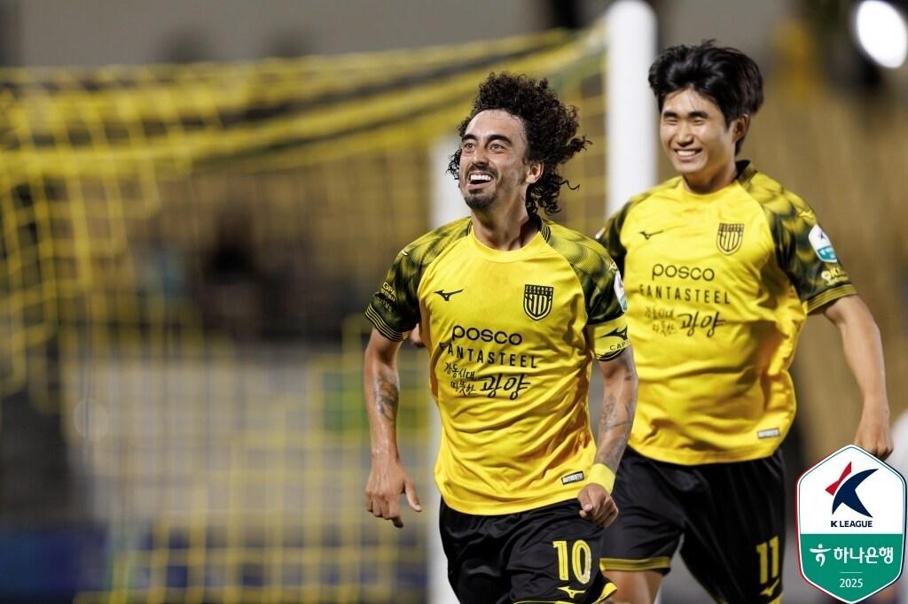 본문 이미지 - 전남 드래곤즈 외국인 선수 발디비아. &#40;한국프로축구연맹 제공&#41;