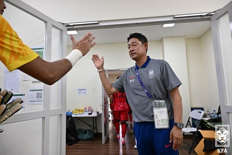본문 이미지 - 이민성 감독이 이끄는 한국 U22 대표팀이 사우디아라비아로 전지훈련을 떠났다.&#40;대한축구협회 제공&#41;