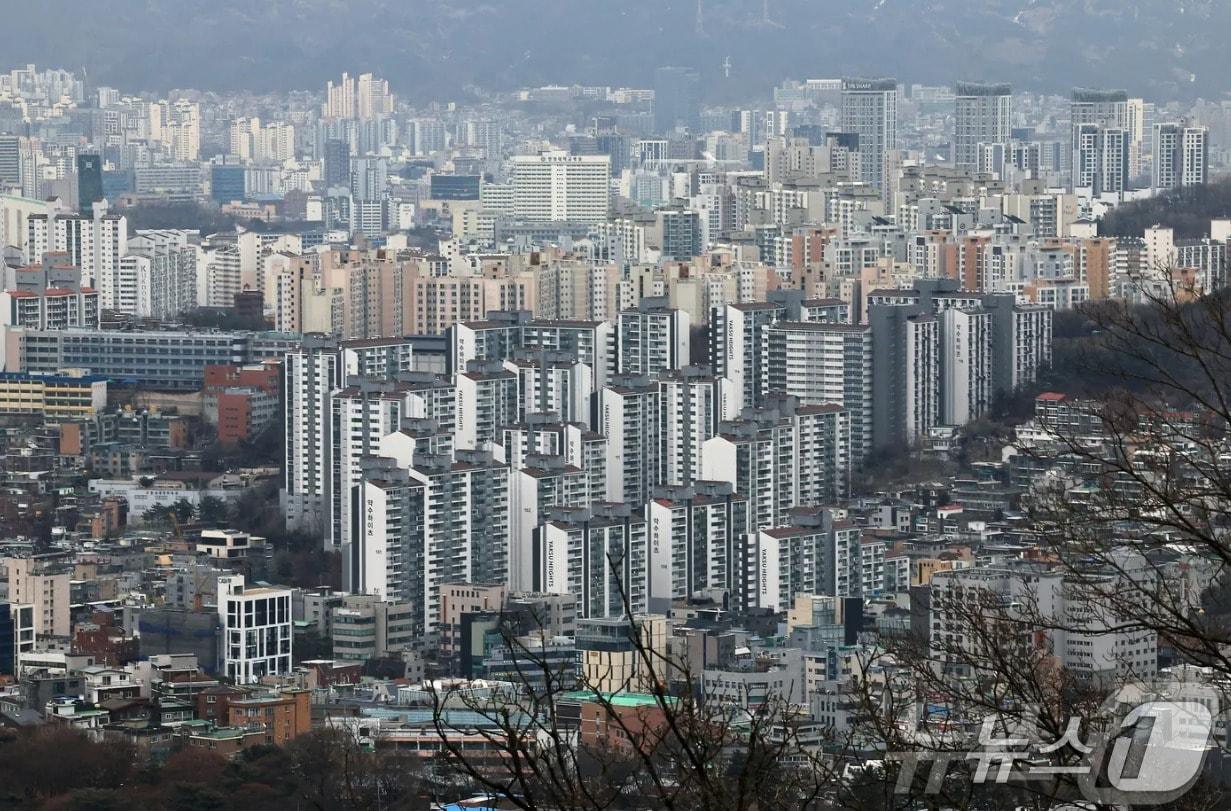 본문 이미지 - 아파트 단지 모습. 2025.1.16/뉴스1 ⓒ News1 박정호 기자