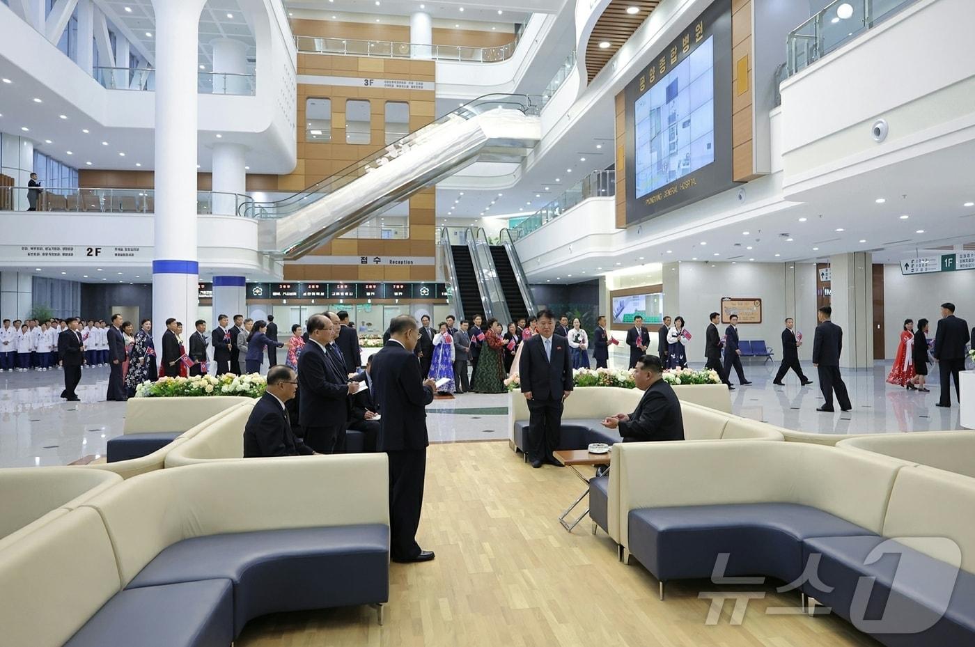 &#40;평양 노동신문=뉴스1&#41; = 평양종합병원 준공식. [국내에서만 사용가능. 재배포 금지. DB 금지. For Use Only in the Republic of Korea. Redistribution Prohibited] rodongphoto@news1.kr