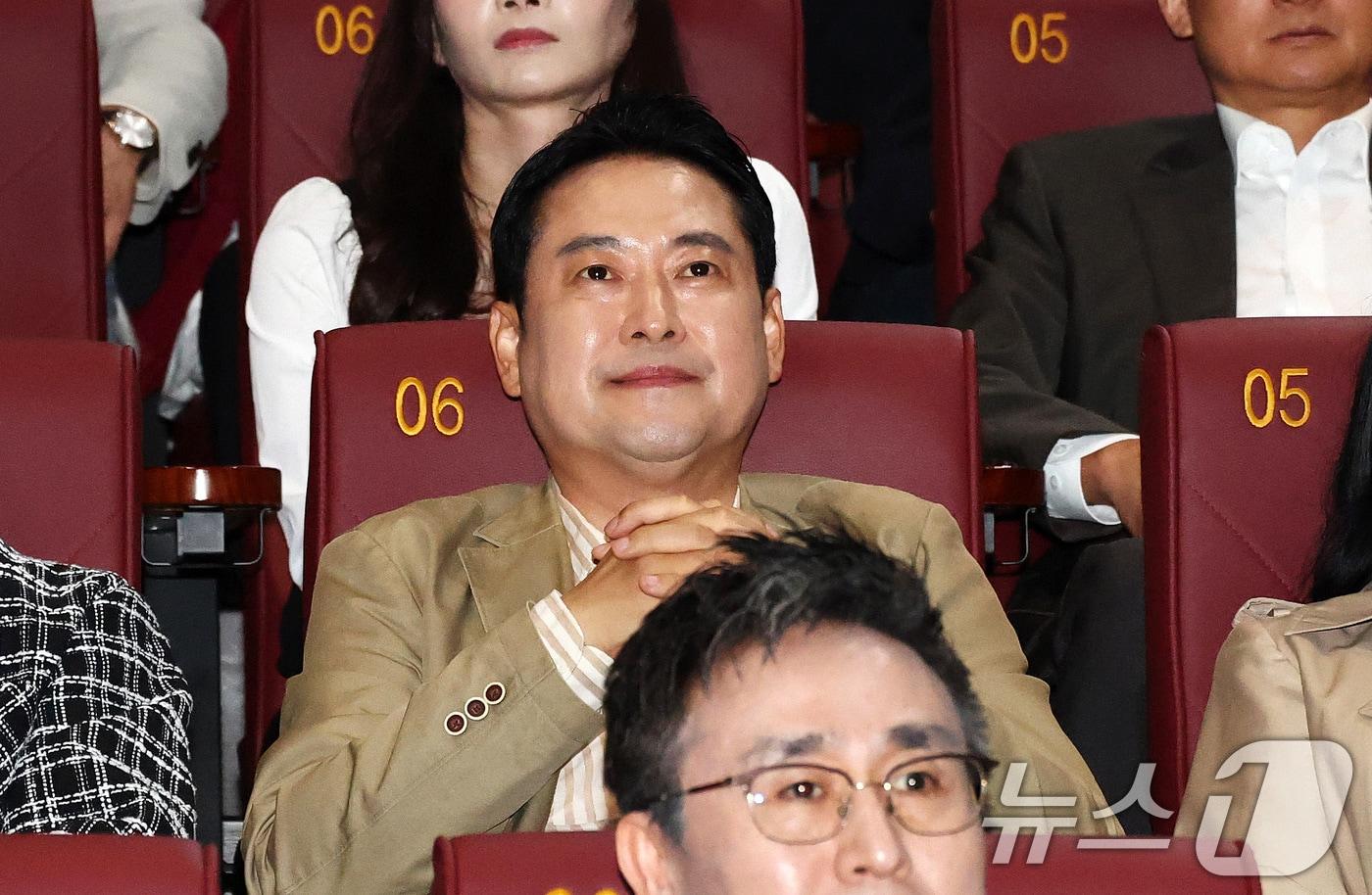 장동혁 국민의힘 대표가 7일 오후 서울 영등포구 롯데시네마 영등포점에서 영화 &#39;건국전쟁2&#39;를 관람하고 있다. &#40;공동취재&#41; 2025.10.7/뉴스1 ⓒ News1 오대일 기자